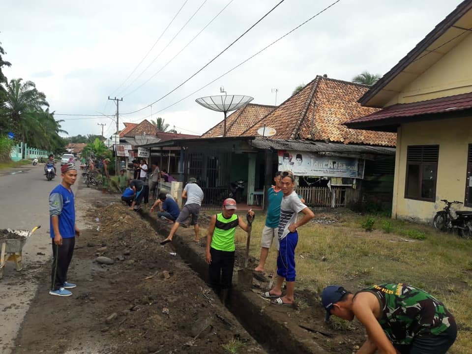 Gotong Royong Dusun V Desa Babat