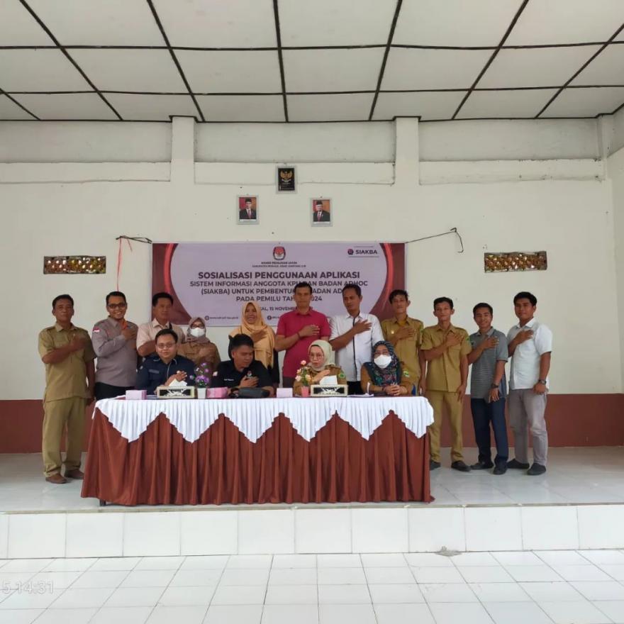 Sosialisasi Penggunaan Aplikasi Sistem Informasi Anggota KPU dan Badan ADHOC (SIAKBA)